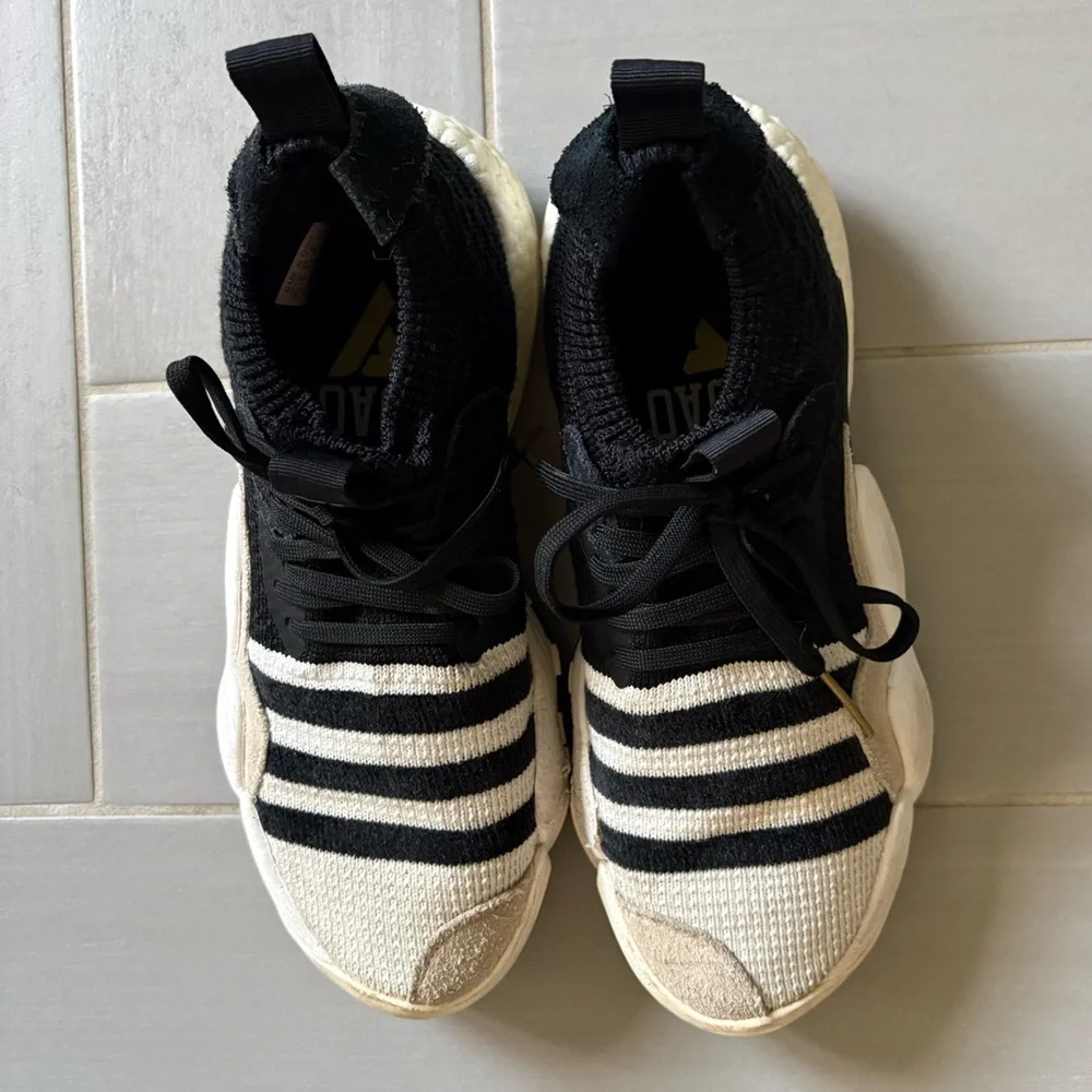 Adidas Trae Young 2 “Super Villian” Shoes